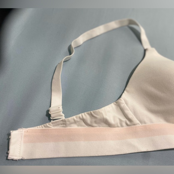 🙌🤩🤩Hanes No Wire White and Pink with Removable Straps Under Tee Shirt Bra - Picture 3 of 7